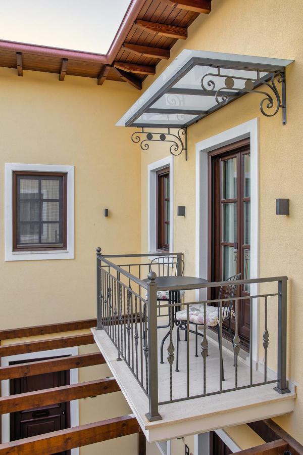 Petrou Suites Giannina Esterno foto