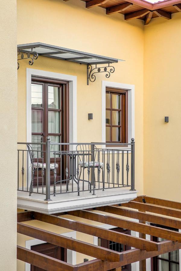 Petrou Suites Giannina Esterno foto