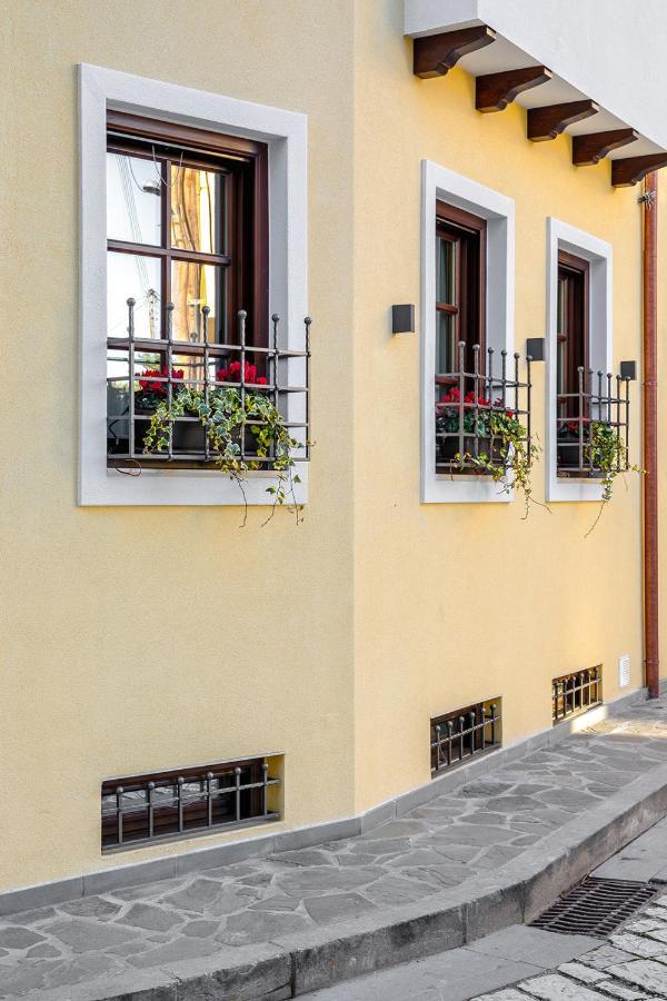 Petrou Suites Giannina Esterno foto